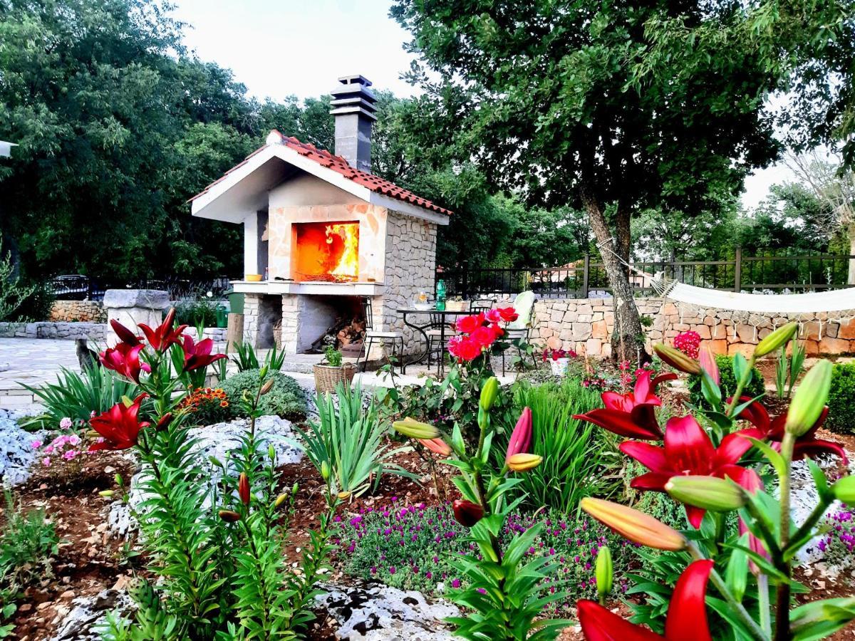 Relaxing Dalmatian House In Village Ljubitovica Bagian luar foto