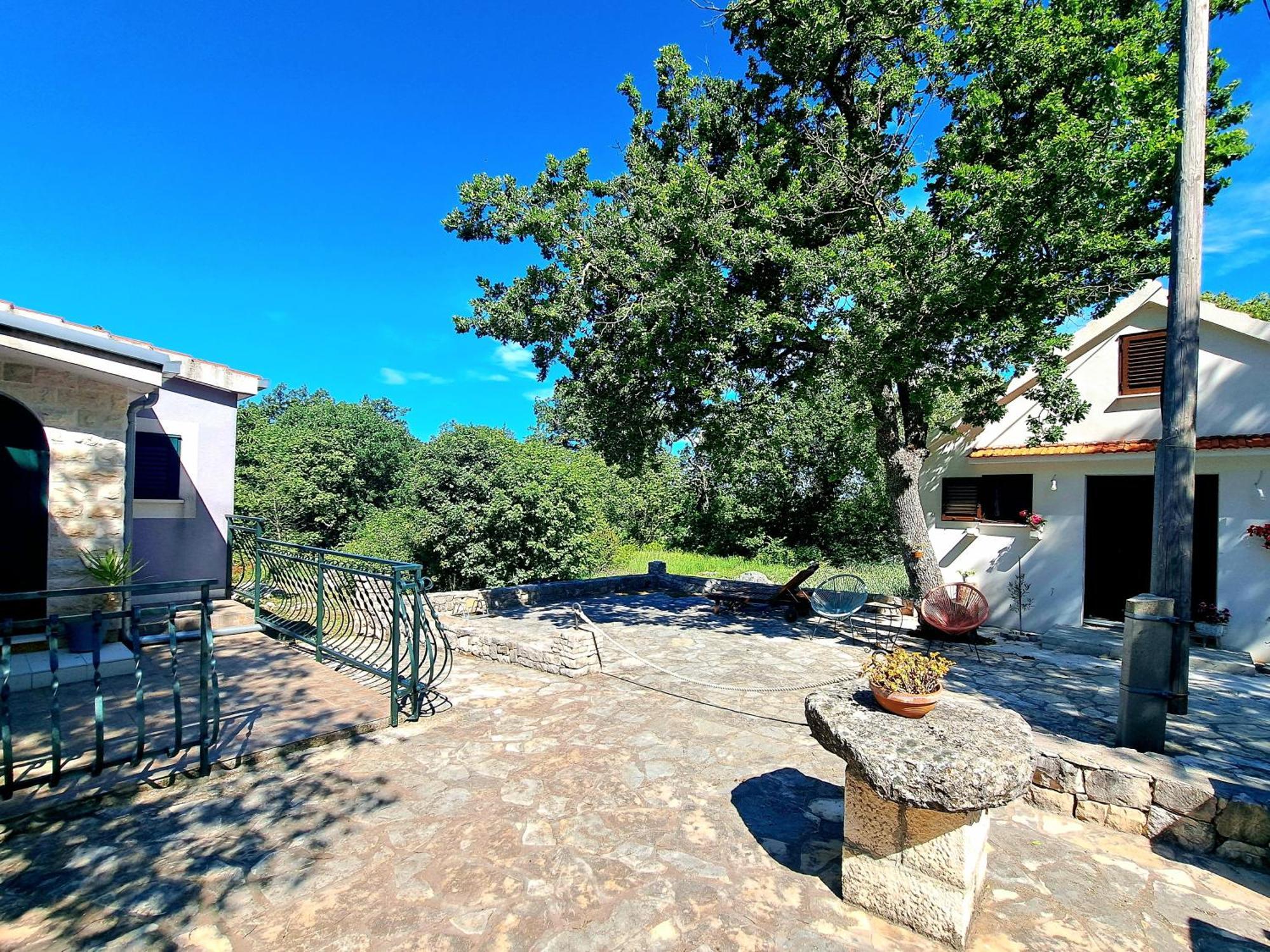 Relaxing Dalmatian House In Village Ljubitovica Bagian luar foto